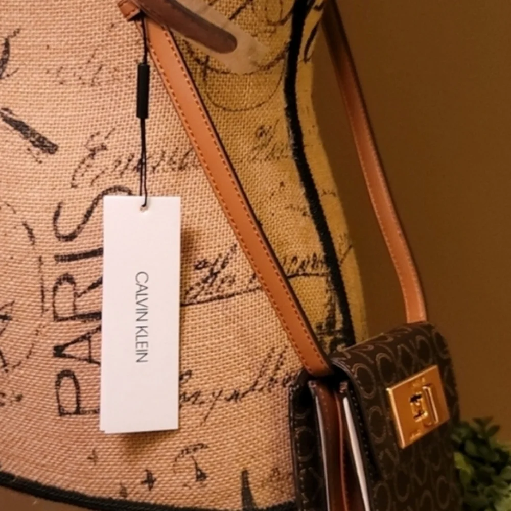 Calvin Klein Logo Kiera Signature Wallet Crossbody Bag - Picture 3 of 6